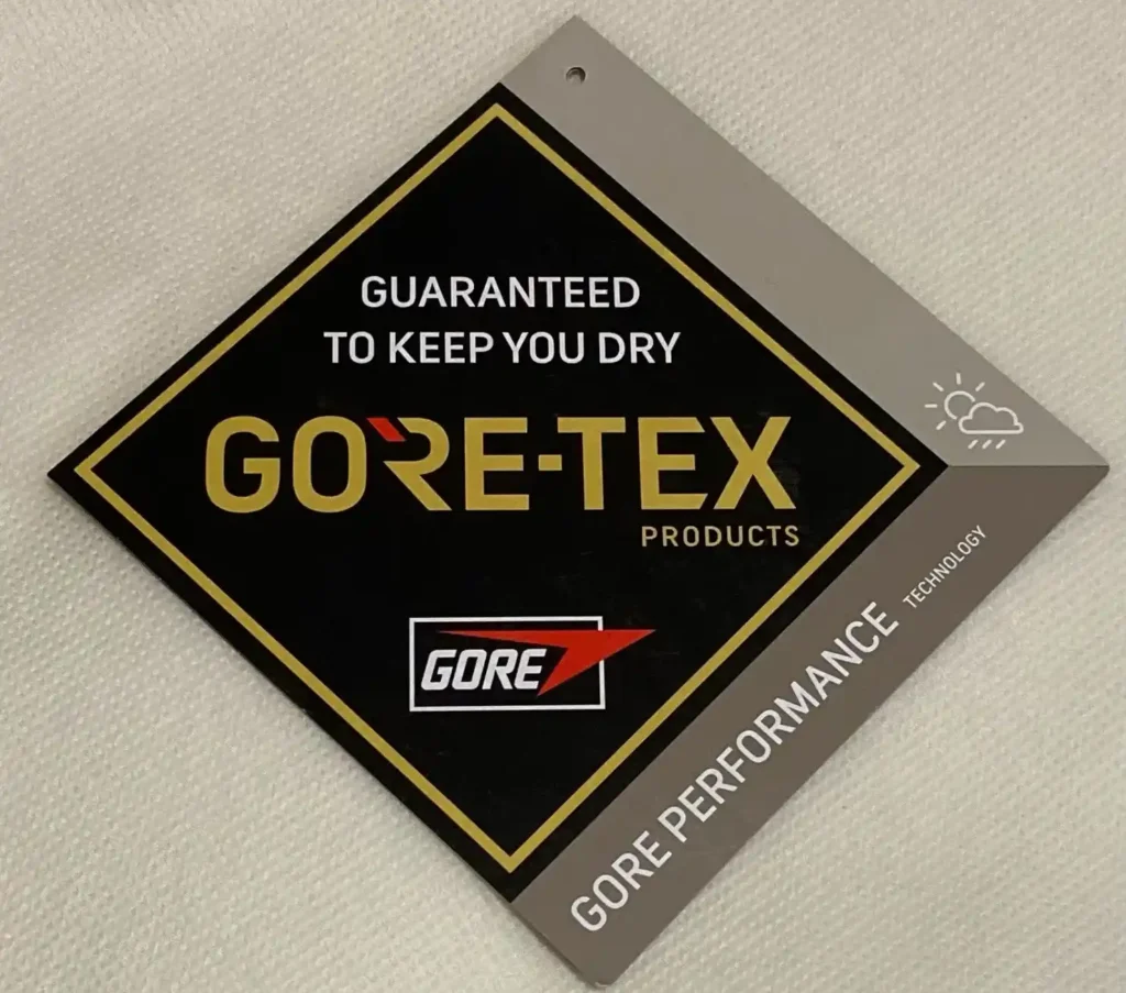 ゴアテックスのフダの写真