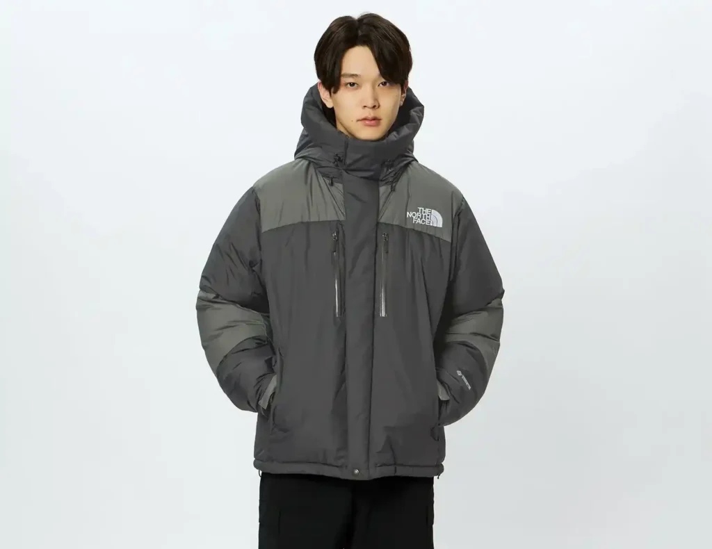 ノースフェイスのバルトロライトジャケットを着用しているイメージ画像