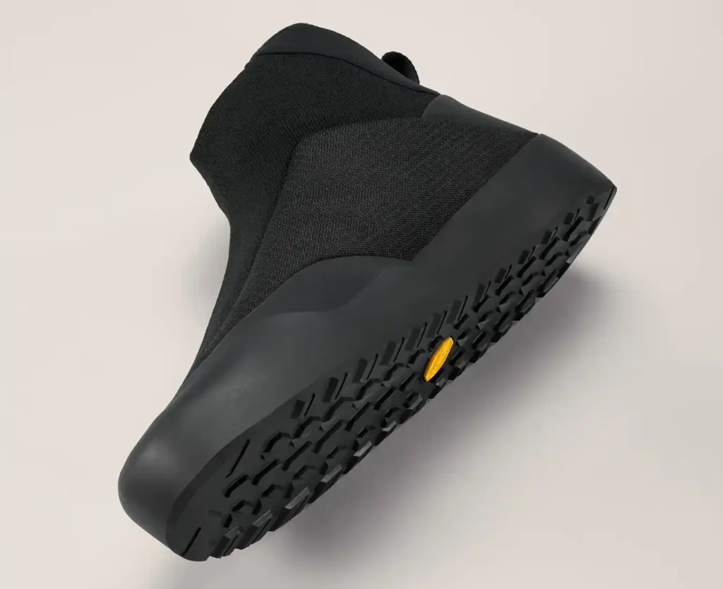 アークテリクスのクラッグインサレーテッドのイメージ画像