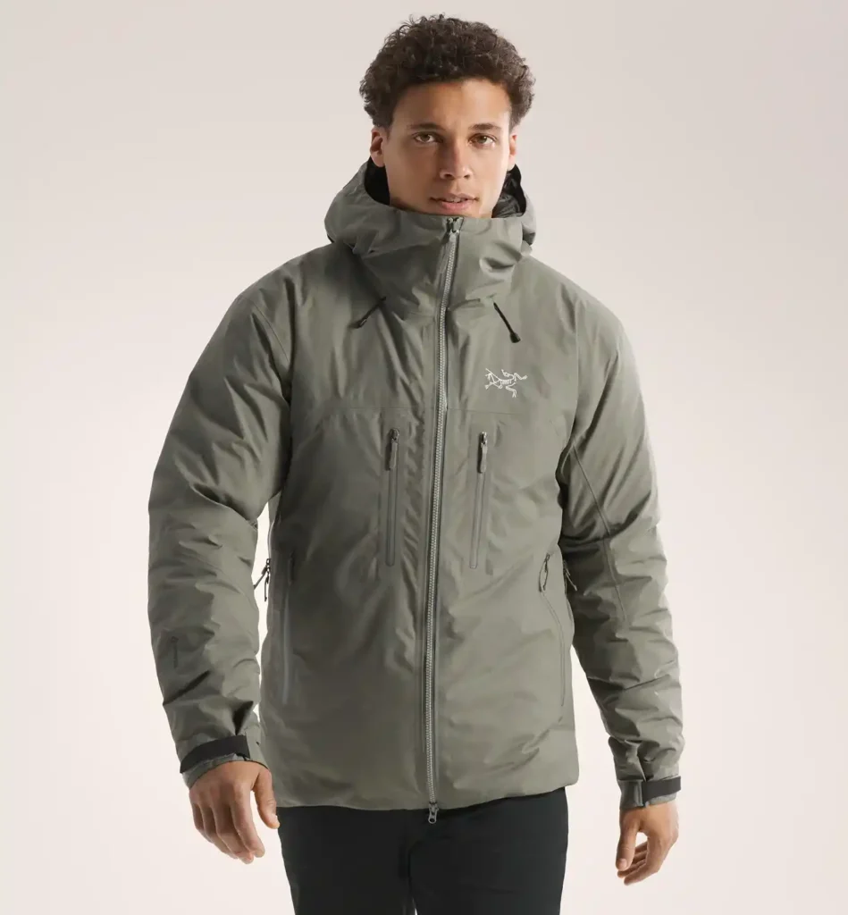 アークテリクスのベータダウンジャケットのイメージ画像